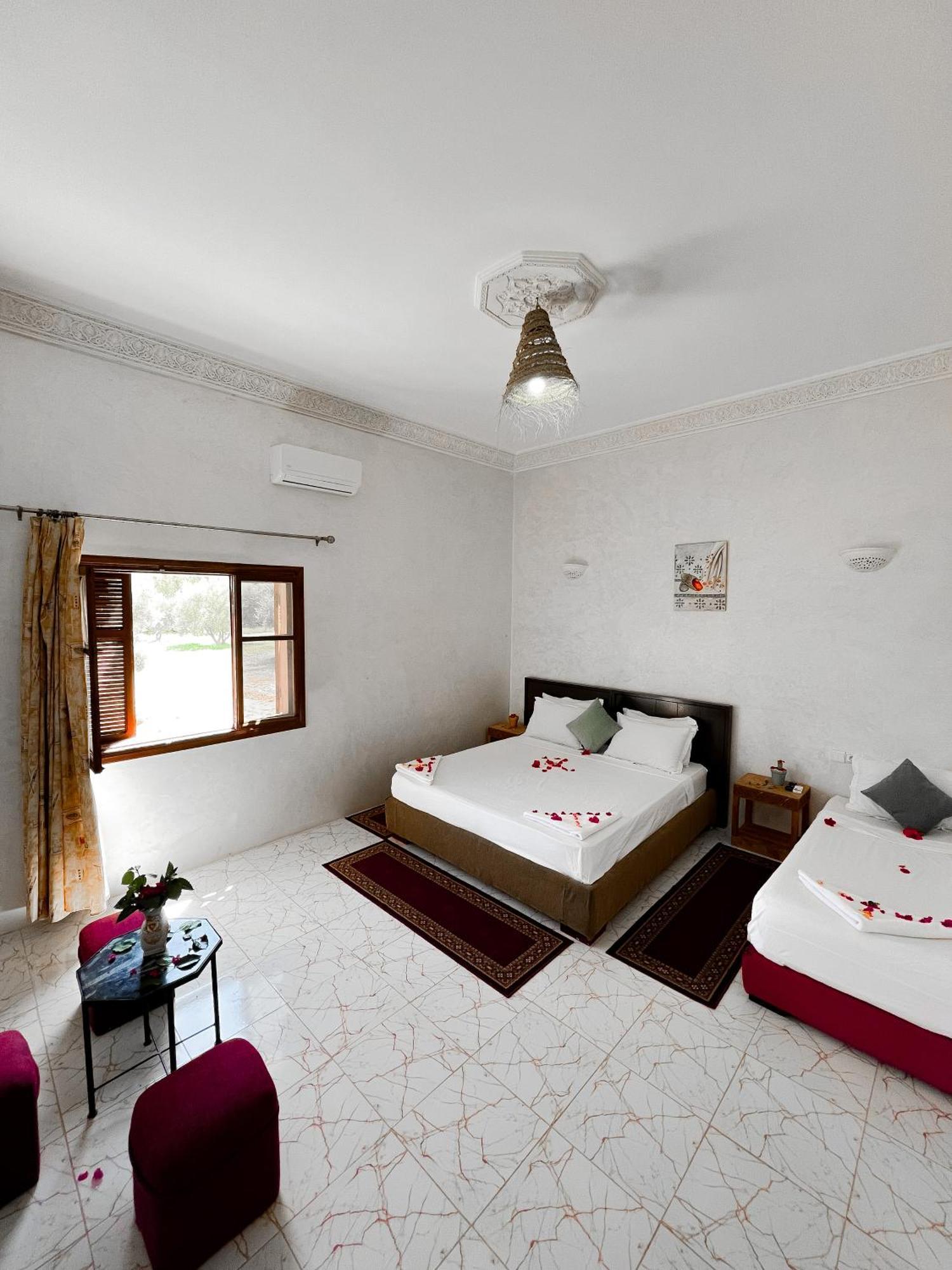 Guest House Qodwa Sidi Abdallah Ghiat Esterno foto