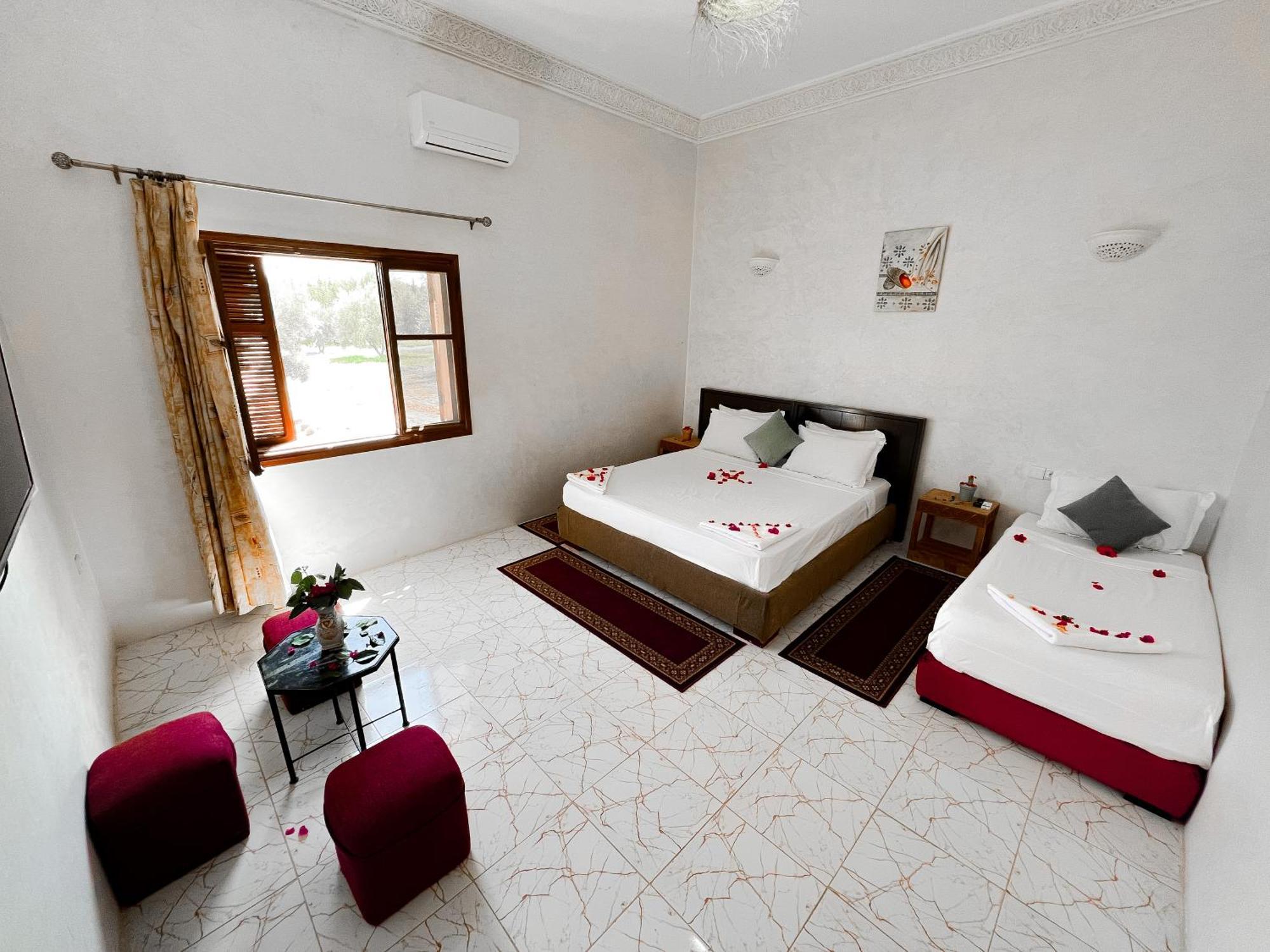 Guest House Qodwa Sidi Abdallah Ghiat Esterno foto